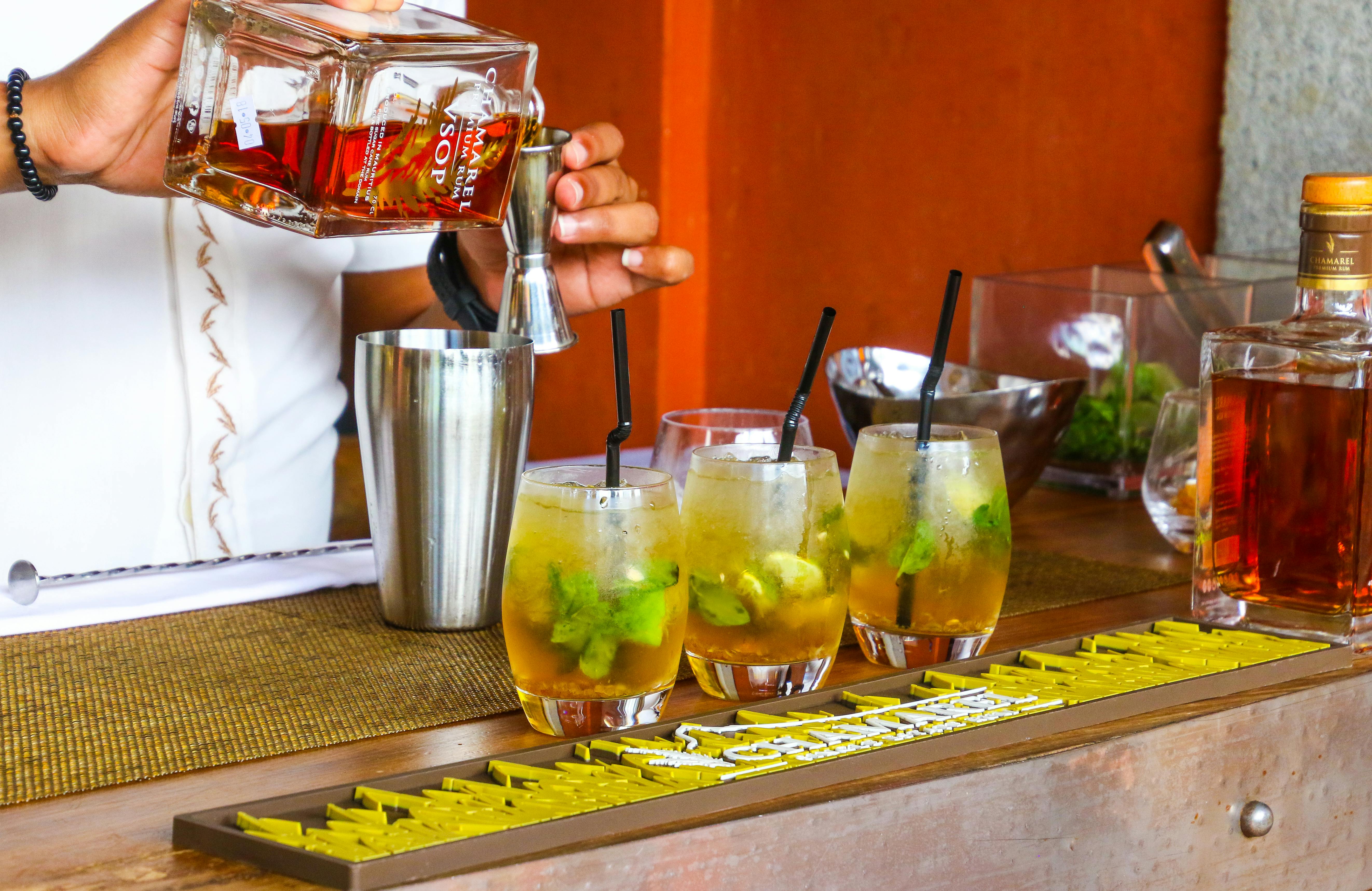 Monarchs Hotel Bars and Lounges